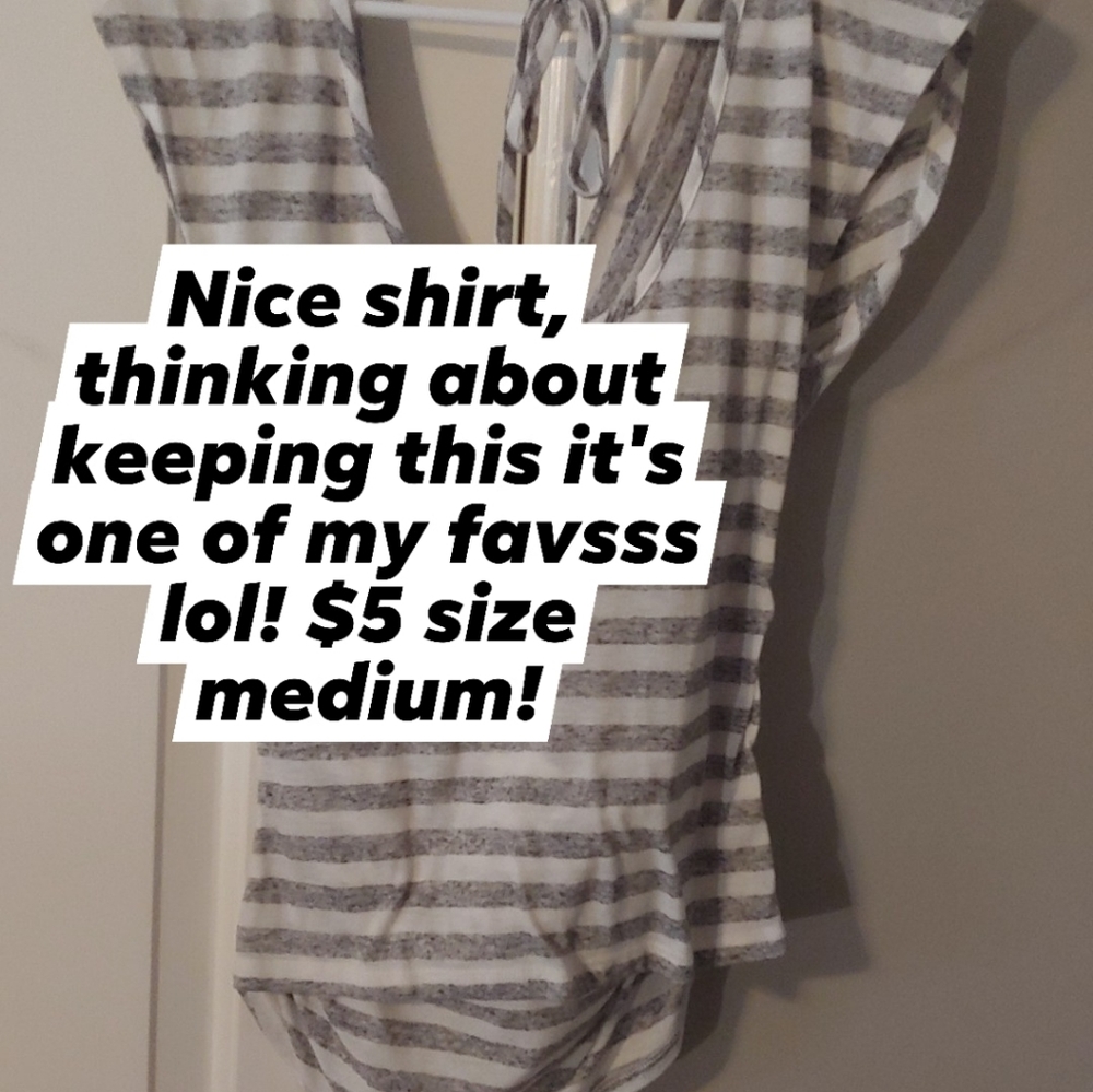 Nice top! - Picture 2 of 2